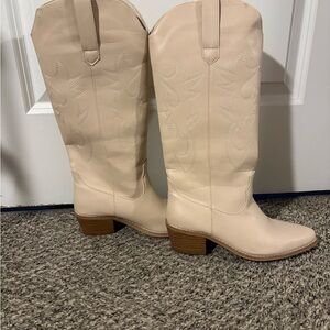 Pink Lily Cream Heeled Boots